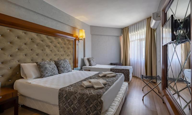 Dionisus Hotel Lara Antalya Exterior foto